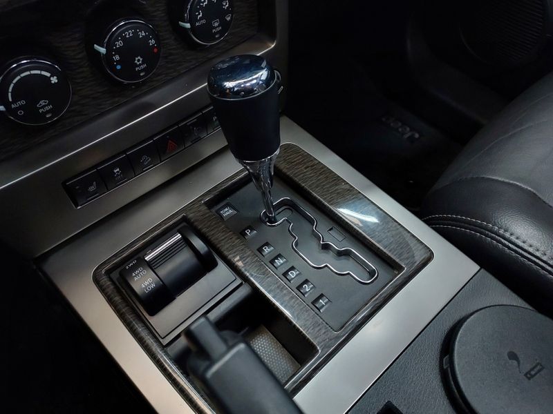 JEEP CHEROKEE 3.7 LIMITED 4X4 V6 12V GASOLINA 4P AUTOMÁTICO 2012/2012 BETIOLO NOVOS E SEMINOVOS LAJEADO / Carros no Vale