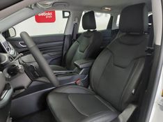 JEEP COMPASS 1.3 T270 TURBO FLEX LONGITUDE AT6 2025/2025 BETIOLO NOVOS E SEMINOVOS LAJEADO / Carros no Vale