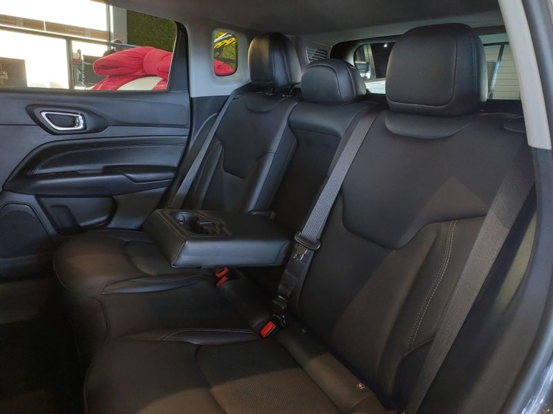 JEEP COMPASS 1.3 T270 TURBO FLEX LONGITUDE AT6 2022/2022 BETIOLO NOVOS E SEMINOVOS LAJEADO / Carros no Vale
