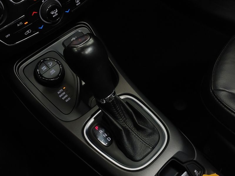 JEEP COMPASS 2.0 16V DIESEL S 4X4 AUTOMÁTICO 2020/2020 BETIOLO NOVOS E SEMINOVOS LAJEADO / Carros no Vale