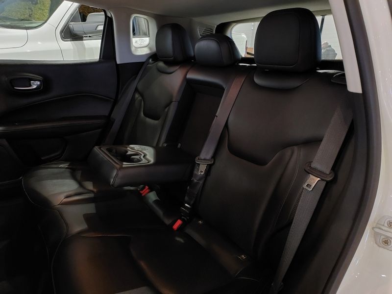 JEEP COMPASS 2.0 16V FLEX LONGITUDE AUTOMÁTICO 2018/2018 BETIOLO NOVOS E SEMINOVOS LAJEADO / Carros no Vale