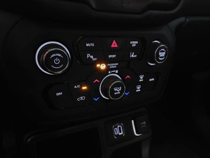 JEEP RENEGADE 1.3 T270 TURBO FLEX LONGITUDE AT6 2022/2023 BETIOLO NOVOS E SEMINOVOS LAJEADO / Carros no Vale