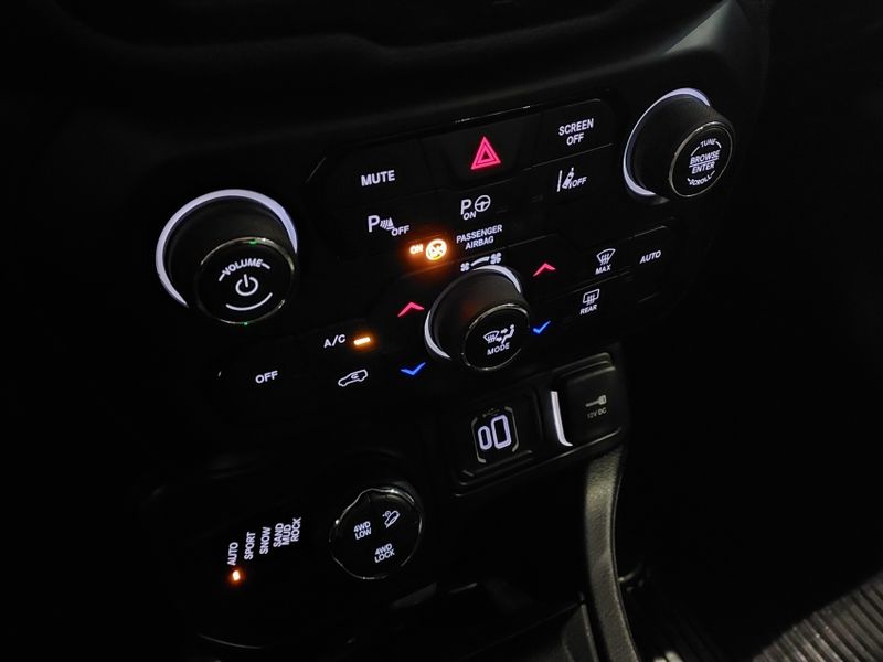JEEP RENEGADE 1.3 T270 TURBO FLEX TRAILHAWK 4X4 AT9 2022/2022 BETIOLO NOVOS E SEMINOVOS LAJEADO / Carros no Vale