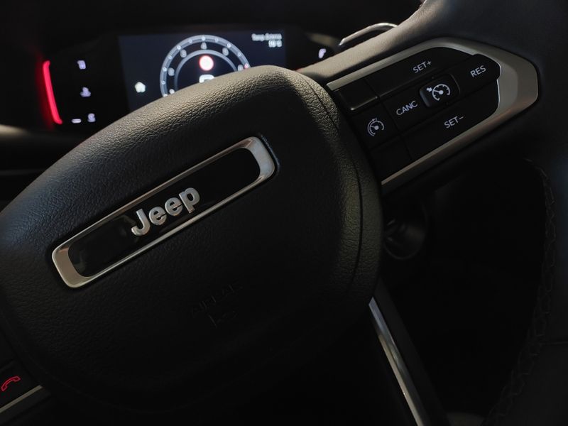 JEEP RENEGADE 1.3 T270 TURBO FLEX TRAILHAWK 4X4 AT9 2022/2022 BETIOLO NOVOS E SEMINOVOS LAJEADO / Carros no Vale