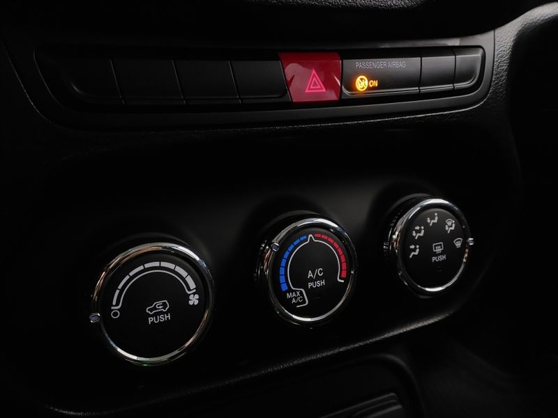 JEEP RENEGADE 1.8 16V FLEX 4P AUTOMÁTICO 2017/2017 BETIOLO NOVOS E SEMINOVOS LAJEADO / Carros no Vale