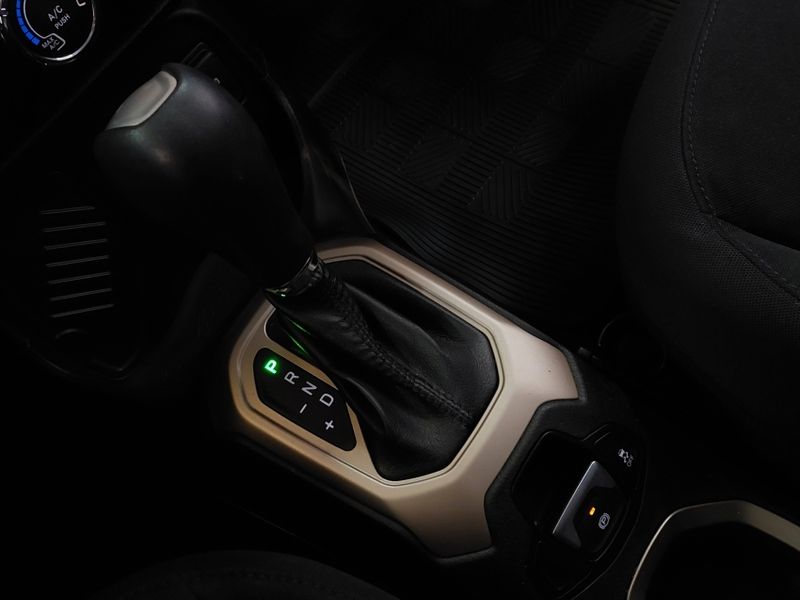 JEEP RENEGADE 1.8 16V FLEX 4P AUTOMÁTICO 2017/2017 BETIOLO NOVOS E SEMINOVOS LAJEADO / Carros no Vale