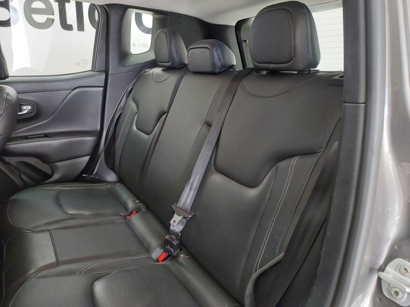 JEEP RENEGADE 1.8 16V FLEX LONGITUDE 4P AUTOMÁTICO 2021/2021 BETIOLO NOVOS E SEMINOVOS LAJEADO / Carros no Vale
