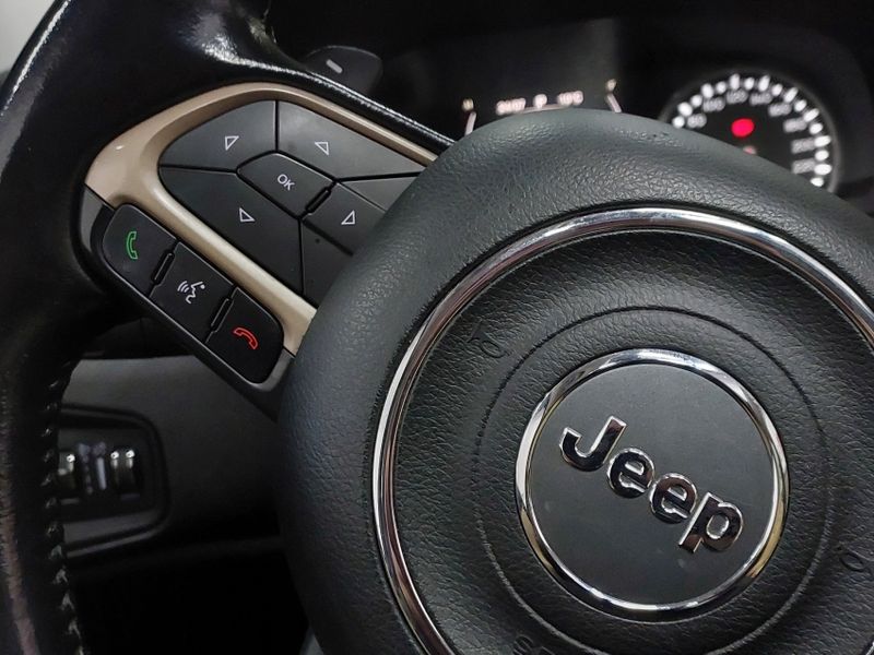 JEEP RENEGADE 1.8 16V FLEX LONGITUDE 4P AUTOMÁTICO 2016/2016 BETIOLO NOVOS E SEMINOVOS LAJEADO / Carros no Vale