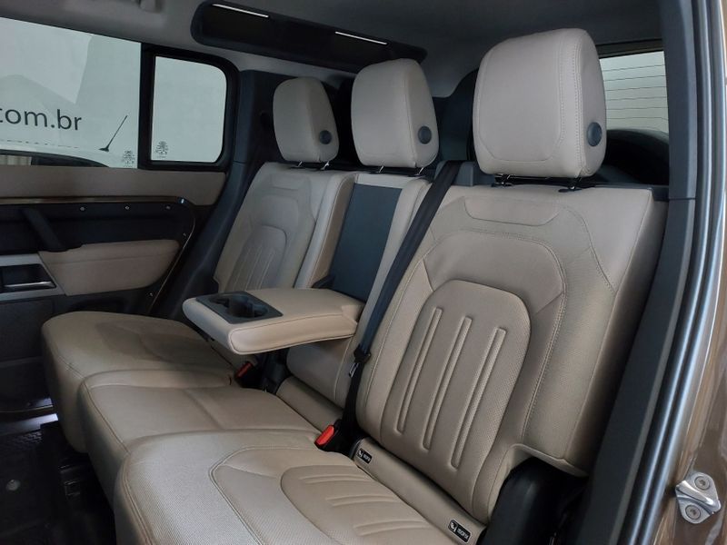 Land Rover DEFENDER 2.0 P300 GASOLINA 110 SE AWD AUTOMÁTICO 2020/2020 BETIOLO NOVOS E SEMINOVOS LAJEADO / Carros no Vale