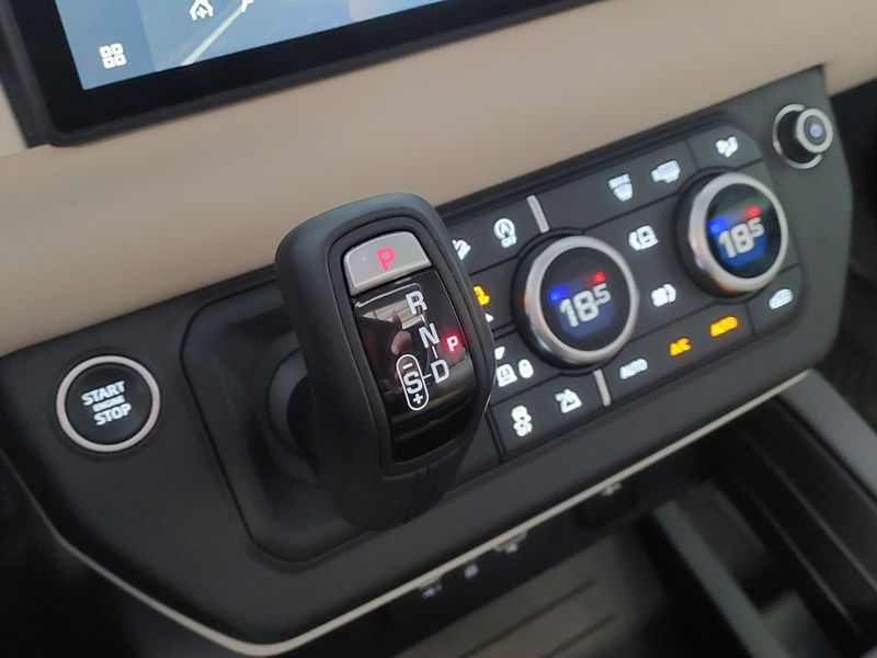 Land Rover DEFENDER 2.0 P300 GASOLINA 110 SE AWD AUTOMÁTICO 2020/2020 BETIOLO NOVOS E SEMINOVOS LAJEADO / Carros no Vale