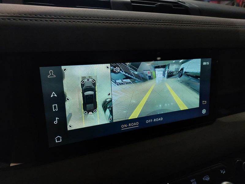 Land Rover DEFENDER 2.0 P300 GASOLINA 110 SE AWD AUTOMÁTICO 2020/2020 BETIOLO NOVOS E SEMINOVOS LAJEADO / Carros no Vale