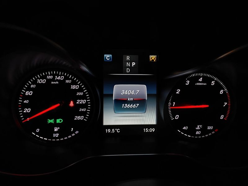 Mercedes-Benz GLC 250 2.0 CGI GASOLINA 4MATIC 9G-TRONIC 2017/2017 BETIOLO NOVOS E SEMINOVOS LAJEADO / Carros no Vale