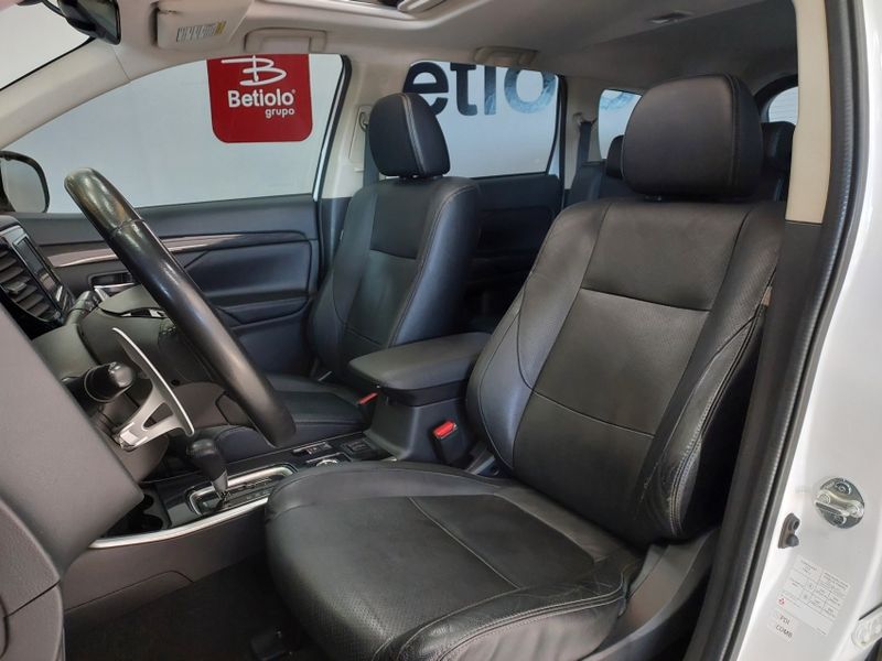 Mitsubishi OUTLANDER 2.2 4X4 16V DIESEL 4P AUTOMÁTICO 2017/2018 BETIOLO NOVOS E SEMINOVOS LAJEADO / Carros no Vale