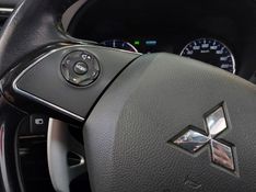 Mitsubishi OUTLANDER 2.2 4X4 16V DIESEL 4P AUTOMÁTICO 2017/2018 BETIOLO NOVOS E SEMINOVOS LAJEADO / Carros no Vale