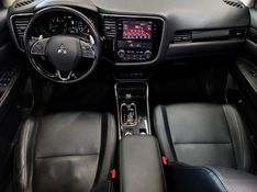 Mitsubishi OUTLANDER 2.2 4X4 16V DIESEL 4P AUTOMÁTICO 2017/2018 BETIOLO NOVOS E SEMINOVOS LAJEADO / Carros no Vale