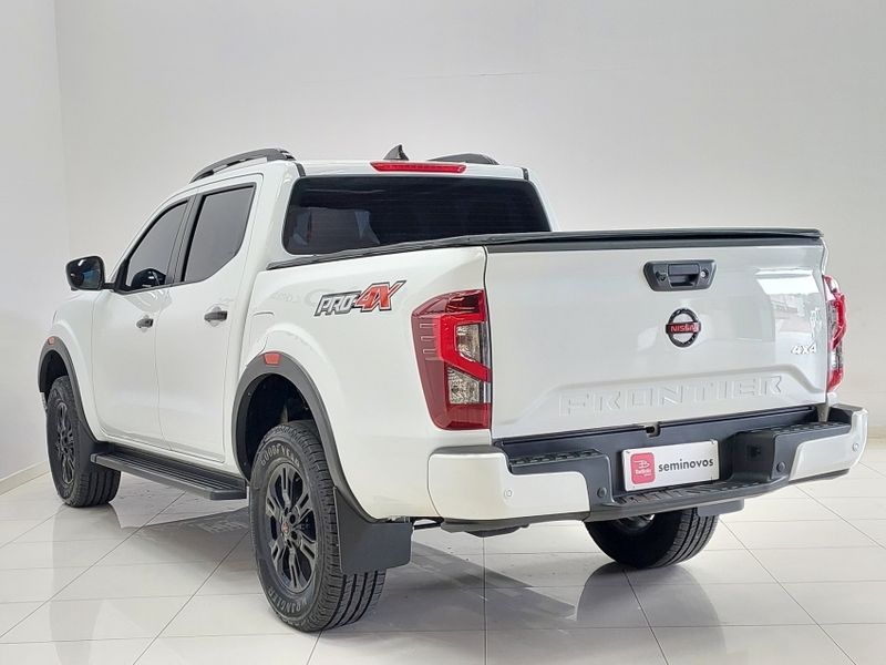 Nissan FRONTIER 2.3 16V TURBO DIESEL PRO4X CD 4X4 AUTOMÁTICO 2022/2023 BETIOLO NOVOS E SEMINOVOS LAJEADO / Carros no Vale