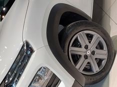 Renault KWID 1.0 12V SCE FLEX ZEN MANUAL 2022/2023 BETIOLO NOVOS E SEMINOVOS LAJEADO / Carros no Vale