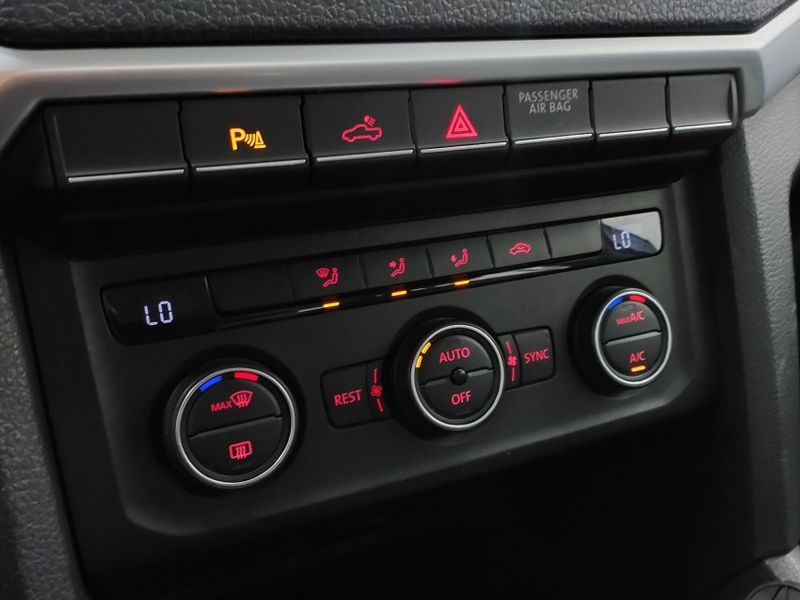 Volkswagen AMAROK 2.0 HIGHLINE 4X4 CD 16V TURBO INTERCOOLER DIESEL 4P AUTOMÁTICO 2018/2018 BETIOLO NOVOS E SEMINOVOS LAJEADO / Carros no Vale