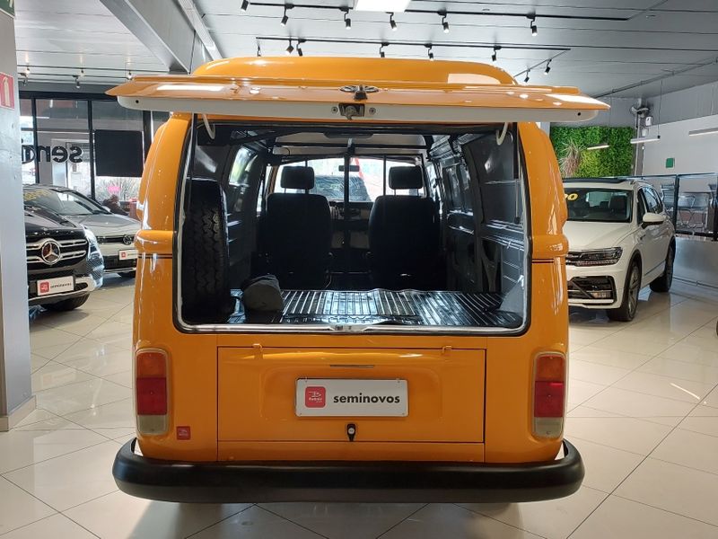 Volkswagen KOMBI 1.4 MI FURGÃO 8V FLEX 3P MANUAL 2005/2006 BETIOLO NOVOS E SEMINOVOS LAJEADO / Carros no Vale