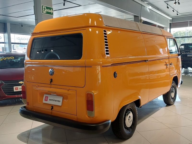 Volkswagen KOMBI 1.4 MI FURGÃO 8V FLEX 3P MANUAL 2005/2006 BETIOLO NOVOS E SEMINOVOS LAJEADO / Carros no Vale