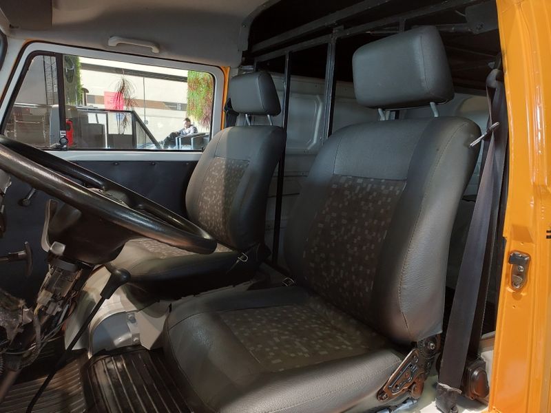 Volkswagen KOMBI 1.4 MI FURGÃO 8V FLEX 3P MANUAL 2005/2006 BETIOLO NOVOS E SEMINOVOS LAJEADO / Carros no Vale