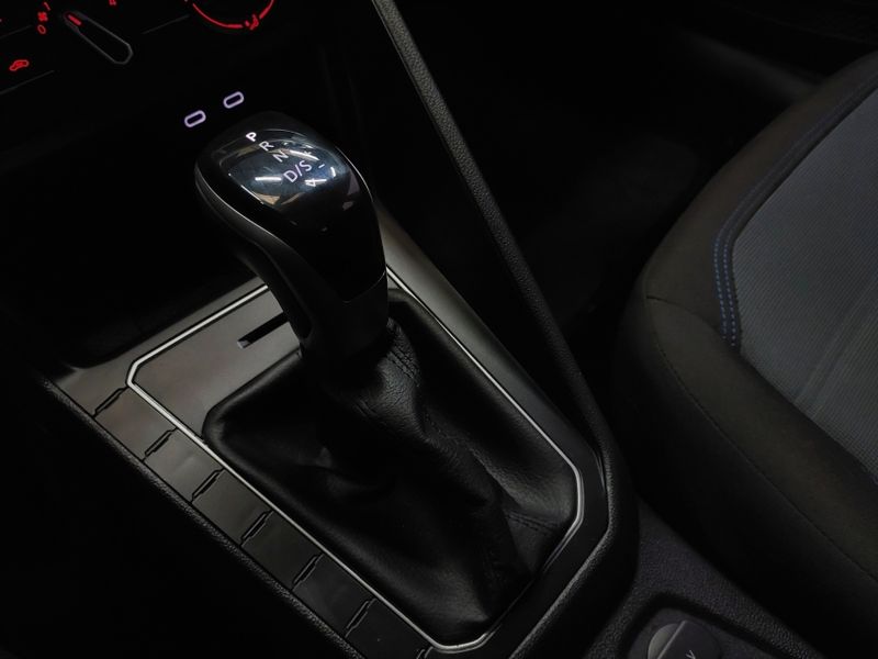 Volkswagen NIVUS 1.0 200 TSI TOTAL FLEX COMFORTLINE AUTOMÁTICO 2023/2023 BETIOLO NOVOS E SEMINOVOS LAJEADO / Carros no Vale