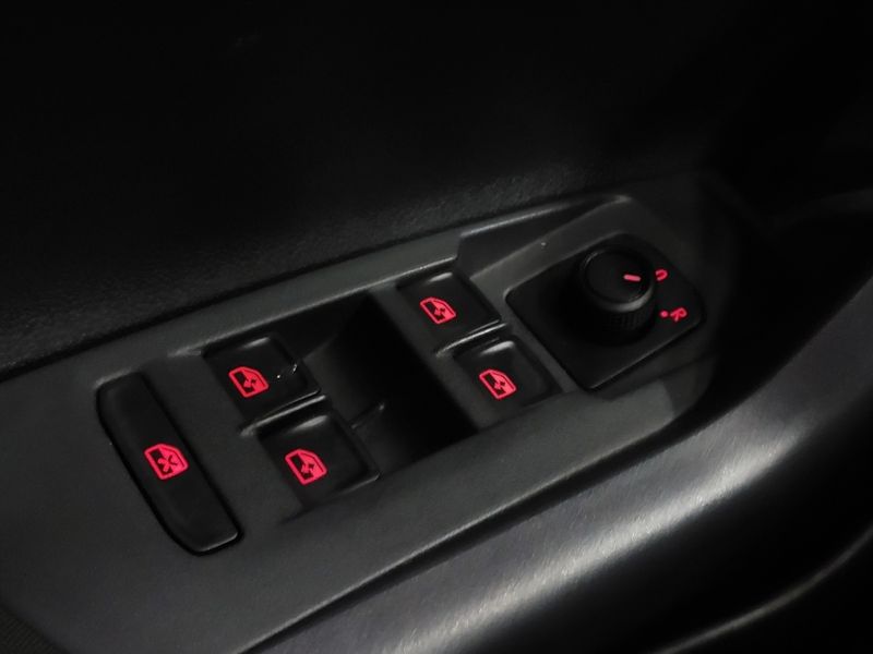 Volkswagen NIVUS 1.0 200 TSI TOTAL FLEX COMFORTLINE AUTOMÁTICO 2023/2023 BETIOLO NOVOS E SEMINOVOS LAJEADO / Carros no Vale