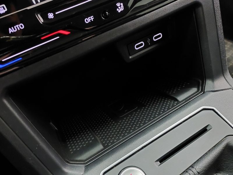 Volkswagen POLO 1.0 170 TSI HIGHLINE AUTOMÁTICO 2023/2024 BETIOLO NOVOS E SEMINOVOS LAJEADO / Carros no Vale