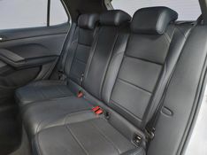 Volkswagen T-CROSS 1.0 200 TSI TOTAL FLEX COMFORTLINE AUTOMÁTICO 2024/2024 BETIOLO NOVOS E SEMINOVOS LAJEADO / Carros no Vale