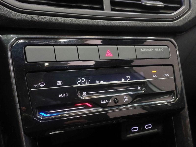 Volkswagen T-CROSS 1.0 200 TSI TOTAL FLEX COMFORTLINE AUTOMÁTICO 2024/2025 BETIOLO NOVOS E SEMINOVOS LAJEADO / Carros no Vale