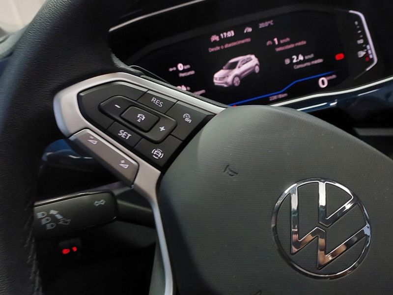 Volkswagen T-CROSS 1.0 200 TSI TOTAL FLEX COMFORTLINE AUTOMÁTICO 2024/2024 BETIOLO NOVOS E SEMINOVOS LAJEADO / Carros no Vale
