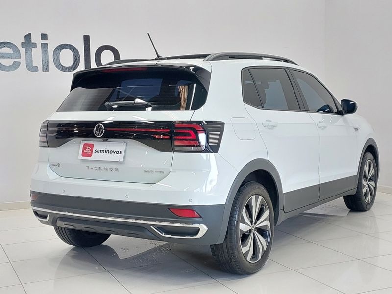 Volkswagen T-CROSS 1.0 200 TSI TOTAL FLEX COMFORTLINE AUTOMÁTICO 2024/2024 BETIOLO NOVOS E SEMINOVOS LAJEADO / Carros no Vale