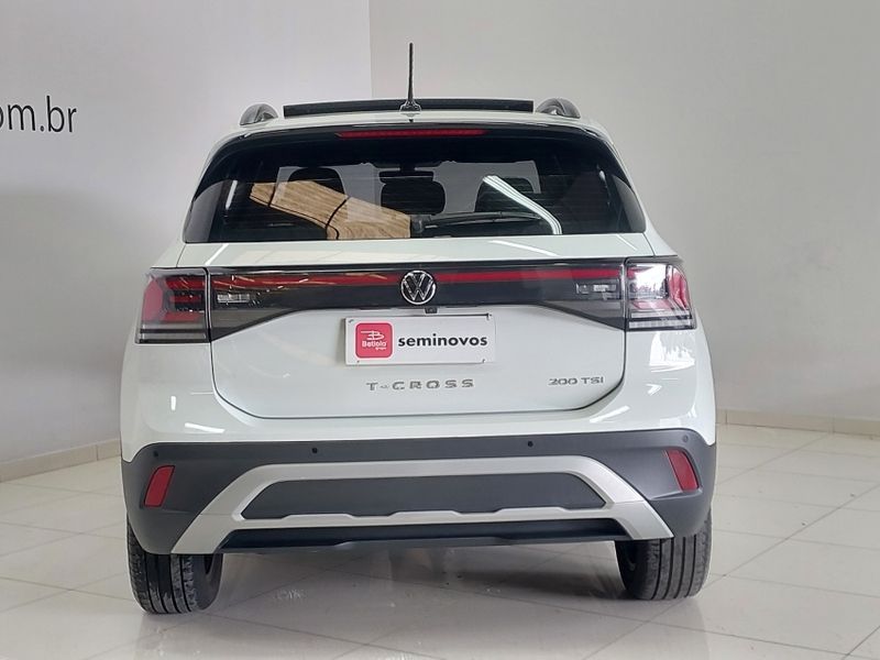 Volkswagen T-CROSS 1.0 200 TSI TOTAL FLEX COMFORTLINE AUTOMÁTICO 2024/2025 BETIOLO NOVOS E SEMINOVOS LAJEADO / Carros no Vale