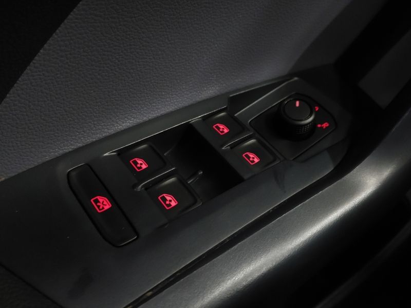 Volkswagen T-CROSS 1.0 200 TSI TOTAL FLEX SENSE AUTOMÁTICO 2022/2022 BETIOLO NOVOS E SEMINOVOS LAJEADO / Carros no Vale