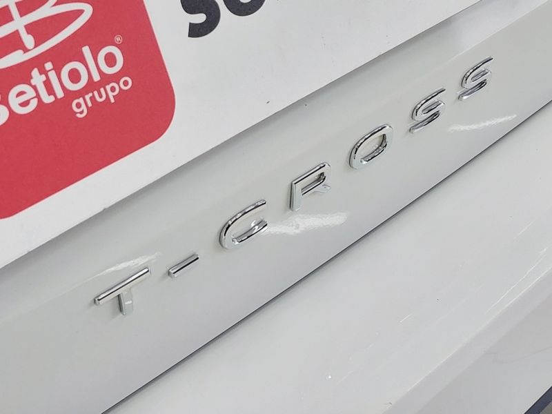 Volkswagen T-CROSS 1.0 200 TSI TOTAL FLEX SENSE AUTOMÁTICO 2022/2022 BETIOLO NOVOS E SEMINOVOS LAJEADO / Carros no Vale