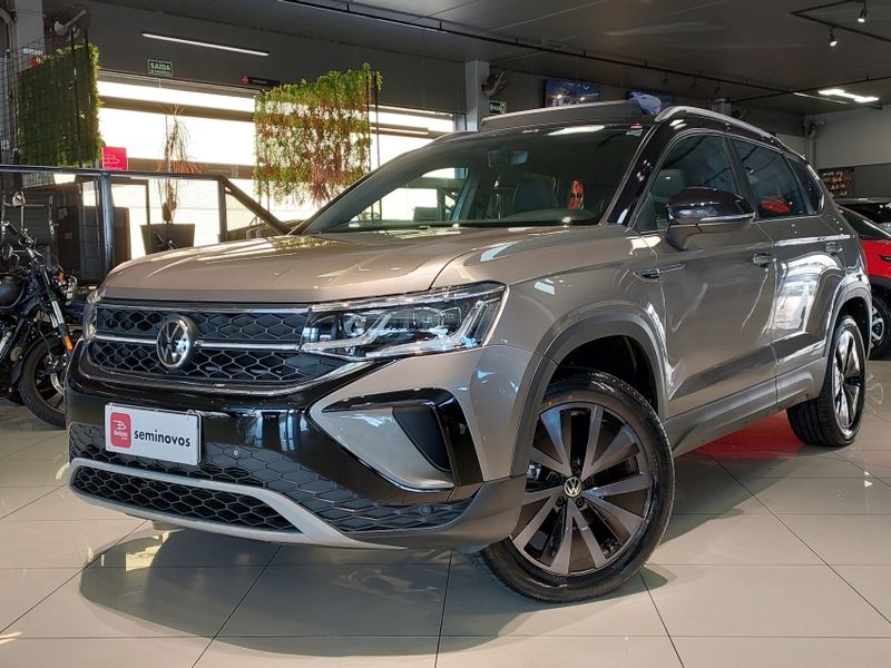 Volkswagen TAOS 1.4 250 TSI TOTAL FLEX HIGHLINE AUTOMÁTICO 2022/2022 BETIOLO NOVOS E SEMINOVOS LAJEADO / Carros no Vale