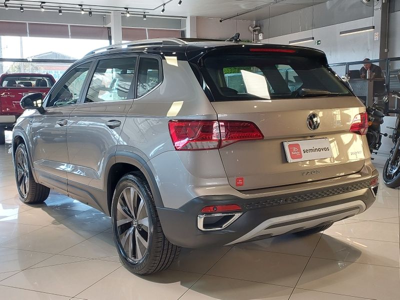 Volkswagen TAOS 1.4 250 TSI TOTAL FLEX HIGHLINE AUTOMÁTICO 2022/2022 BETIOLO NOVOS E SEMINOVOS LAJEADO / Carros no Vale
