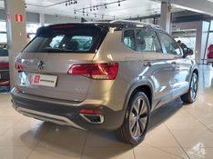 Volkswagen TAOS 1.4 250 TSI TOTAL FLEX HIGHLINE AUTOMÁTICO 2022/2022 BETIOLO NOVOS E SEMINOVOS LAJEADO / Carros no Vale