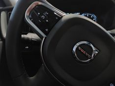 Volvo XC60 2.0 T5 GASOLINA MOMENTUM AWD GEARTRONIC 2020/2020 BETIOLO NOVOS E SEMINOVOS LAJEADO / Carros no Vale