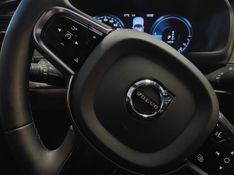 Volvo XC90 2.0 T8 HYBRID R-DESIGN AWD GEARTRONIC 2022/2022 BETIOLO NOVOS E SEMINOVOS LAJEADO / Carros no Vale