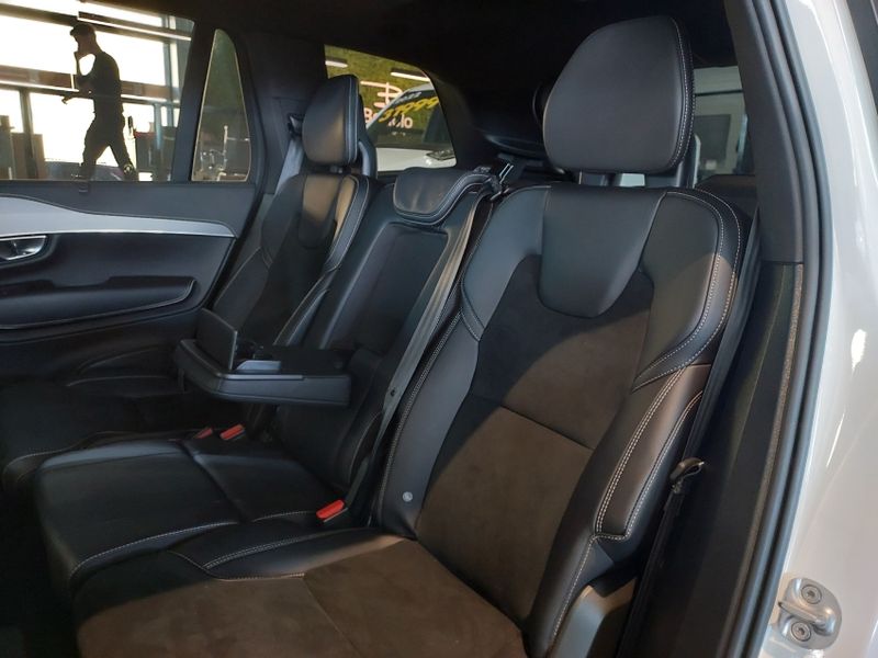 Volvo XC90 2.0 T8 HYBRID R-DESIGN AWD GEARTRONIC 2022/2022 BETIOLO NOVOS E SEMINOVOS LAJEADO / Carros no Vale