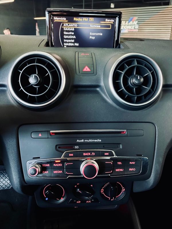 Audi A1 1.4 TFSI SPORTBACK ATTRACTION 16V 122CV GASOLINA 4P S-TRONIC 2018/2018 CASTELLAN E TOMAZONI MOTORS CAXIAS DO SUL / Carros no Vale