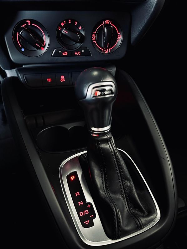 Audi A1 1.4 TFSI SPORTBACK ATTRACTION 16V 122CV GASOLINA 4P S-TRONIC 2018/2018 CASTELLAN E TOMAZONI MOTORS CAXIAS DO SUL / Carros no Vale