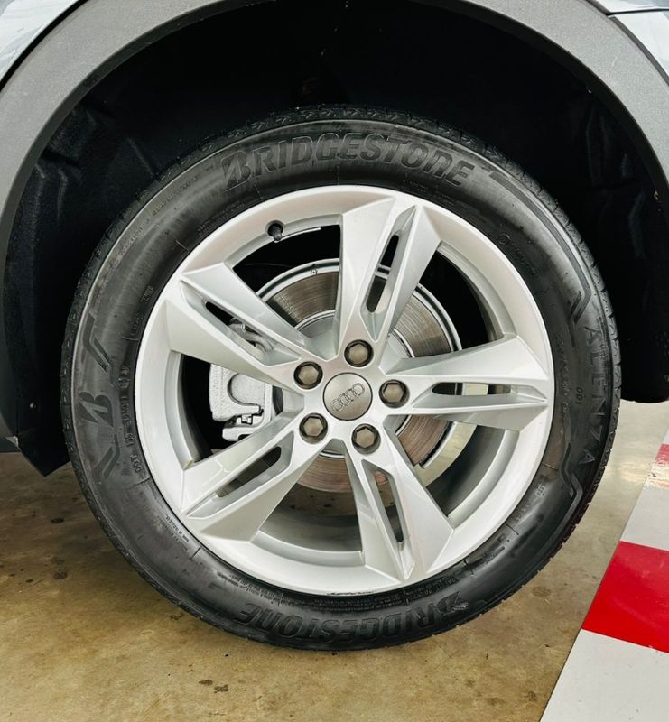 Audi Q3 1.4 TFSI AMBIENTE GASOLINA 4P S TRONIC 2015/2016 CASTELLAN E TOMAZONI MOTORS CAXIAS DO SUL / Carros no Vale