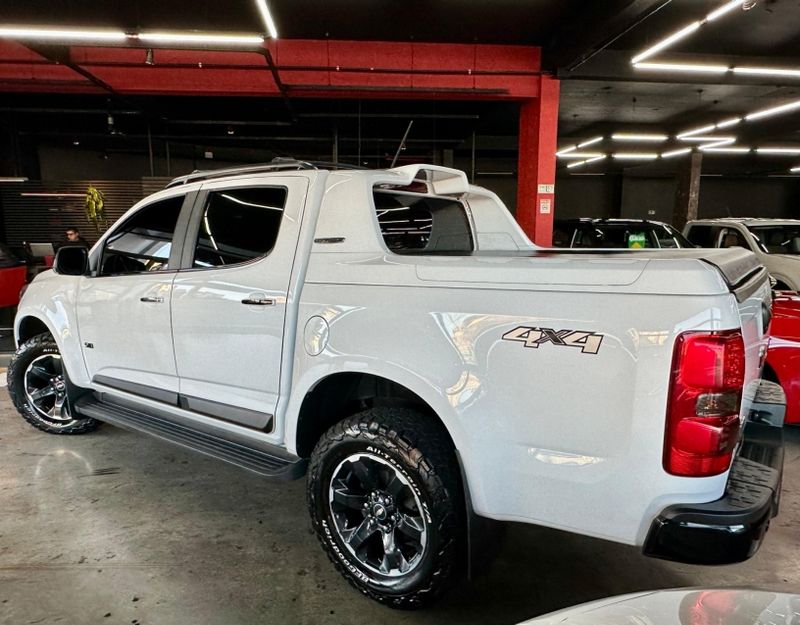 Chevrolet S10 2.8 16V TURBO DIESEL HIGH COUNTRY CD 4X4 AUTOMÁTICO 2023/2023 CASTELLAN E TOMAZONI MOTORS CAXIAS DO SUL / Carros no Vale