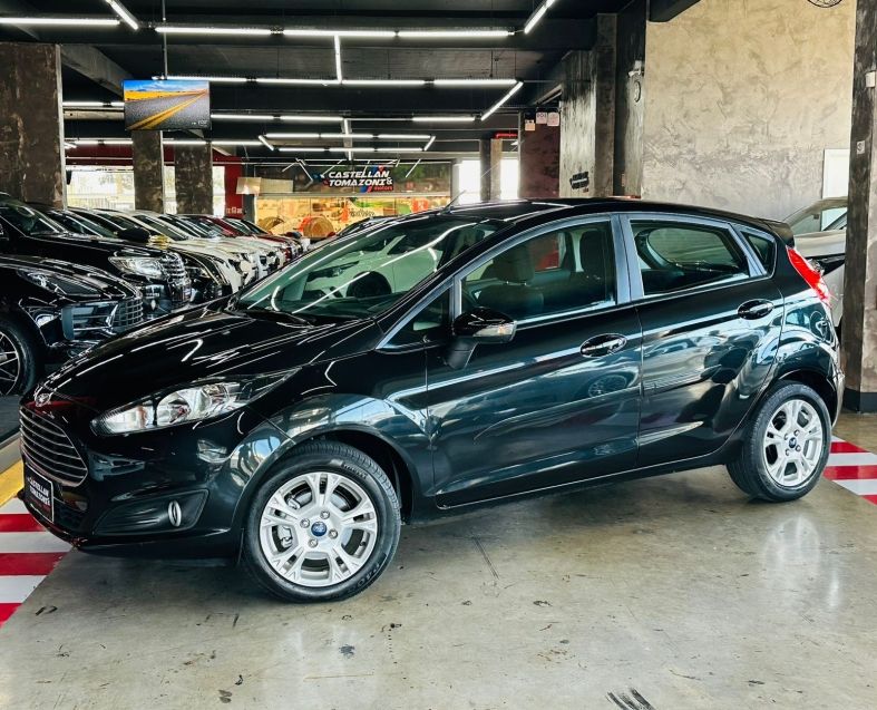 Ford FIESTA 1.6 SEL HATCH 16V FLEX 4P POWERSHIFT 2017/2017 CASTELLAN E TOMAZONI MOTORS CAXIAS DO SUL / Carros no Vale