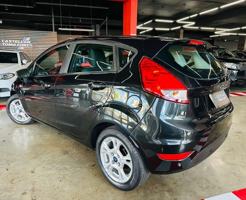 Ford FIESTA 1.6 SEL HATCH 16V FLEX 4P POWERSHIFT 2017/2017 CASTELLAN E TOMAZONI MOTORS CAXIAS DO SUL / Carros no Vale