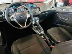 Ford FIESTA 1.6 SEL HATCH 16V FLEX 4P POWERSHIFT 2017/2017 CASTELLAN E TOMAZONI MOTORS CAXIAS DO SUL / Carros no Vale