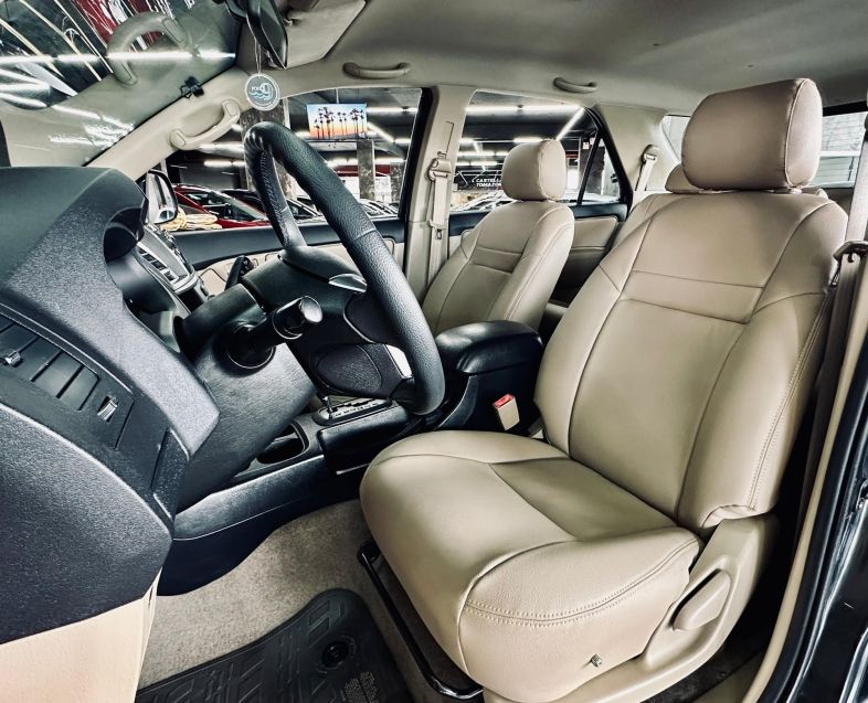 Toyota HILUX SW4 2.7 SR 4X2 16V FLEX 4P AUTOMÁTICO 2014/2015 CASTELLAN E TOMAZONI MOTORS CAXIAS DO SUL / Carros no Vale