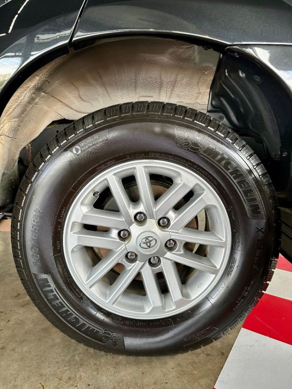 Toyota HILUX SW4 2.7 SR 4X2 16V FLEX 4P AUTOMÁTICO 2014/2015 CASTELLAN E TOMAZONI MOTORS CAXIAS DO SUL / Carros no Vale